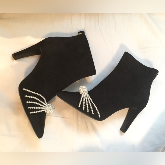 Stunning Chanel Bootie with Pearl Detail, Brand New - Picture 1 of 5